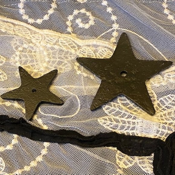 Vintage Rustic Farmhouse Black Cast Iron Star Set, 4" + 2-1/2", Set of 2 - Picture 5 of 8